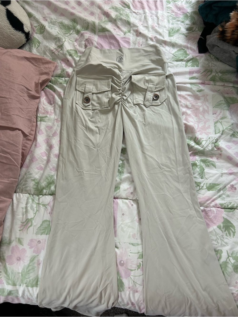 Allure Light Sage Wide-Leg Cargo Leggings with Ruched Back